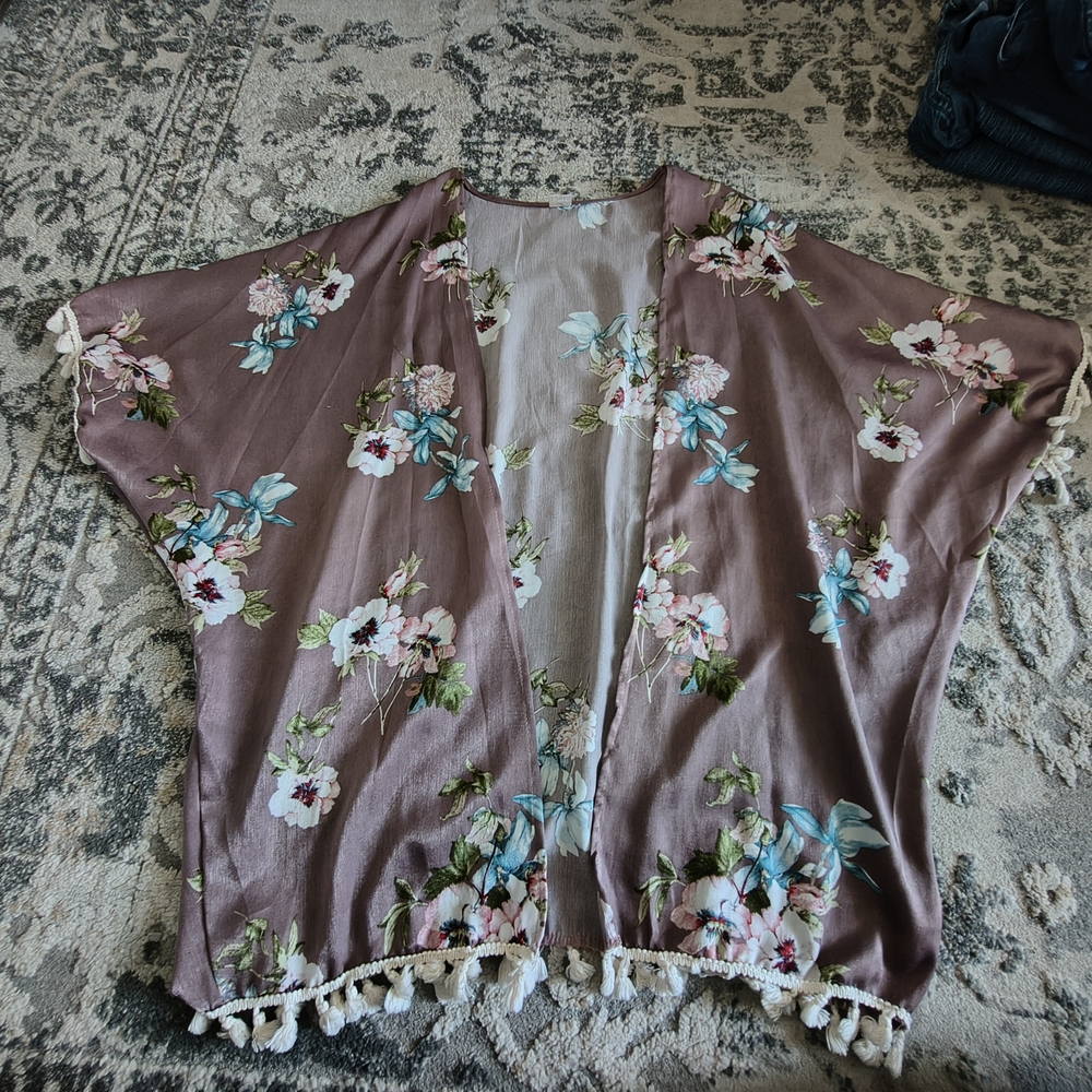 Floral Tassel-Trim Kimono Cardigan in Mauve